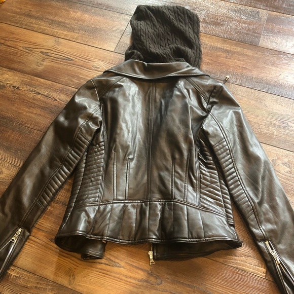 Guess dark brown hooded jacket. Size medium - Picture 10 of 11